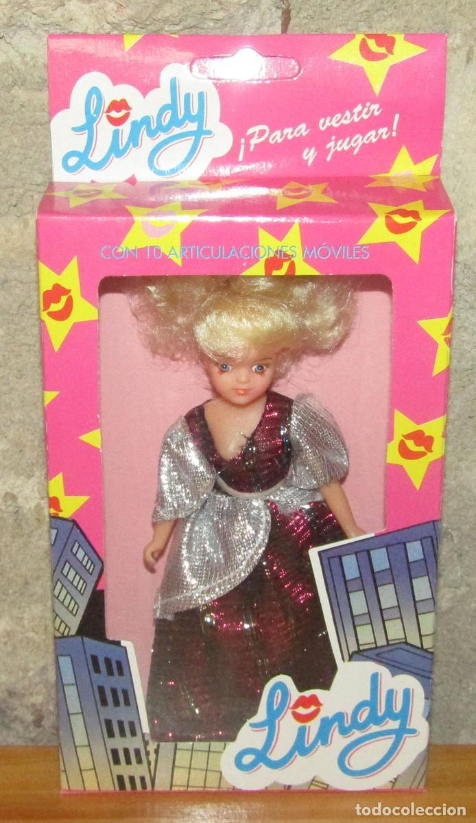 Mu&ntilde;ecas espa&ntilde;olas modernas: ANTIGUA MU&Ntilde;ECA LINDY, &iexcl;PARA VESTIR Y JUGAR! - NUEVA Y EN SU CAJA ORIGINAL - ARTICULADA - mod. D