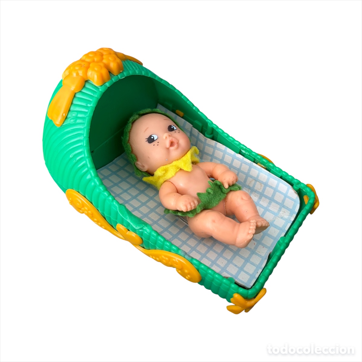 Mu&ntilde;ecas espa&ntilde;olas modernas: Mu&ntilde;eco y cama Chiky de Jesmar