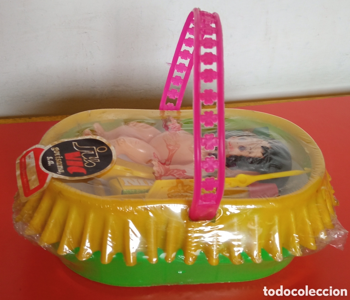 Bambole Spagnole Moderne: CANASTILLA CON MU&Ntilde;ECA Y ACCESORIOS LABORES.VIC - JUVICSA 70'S.SIN ABRIR.