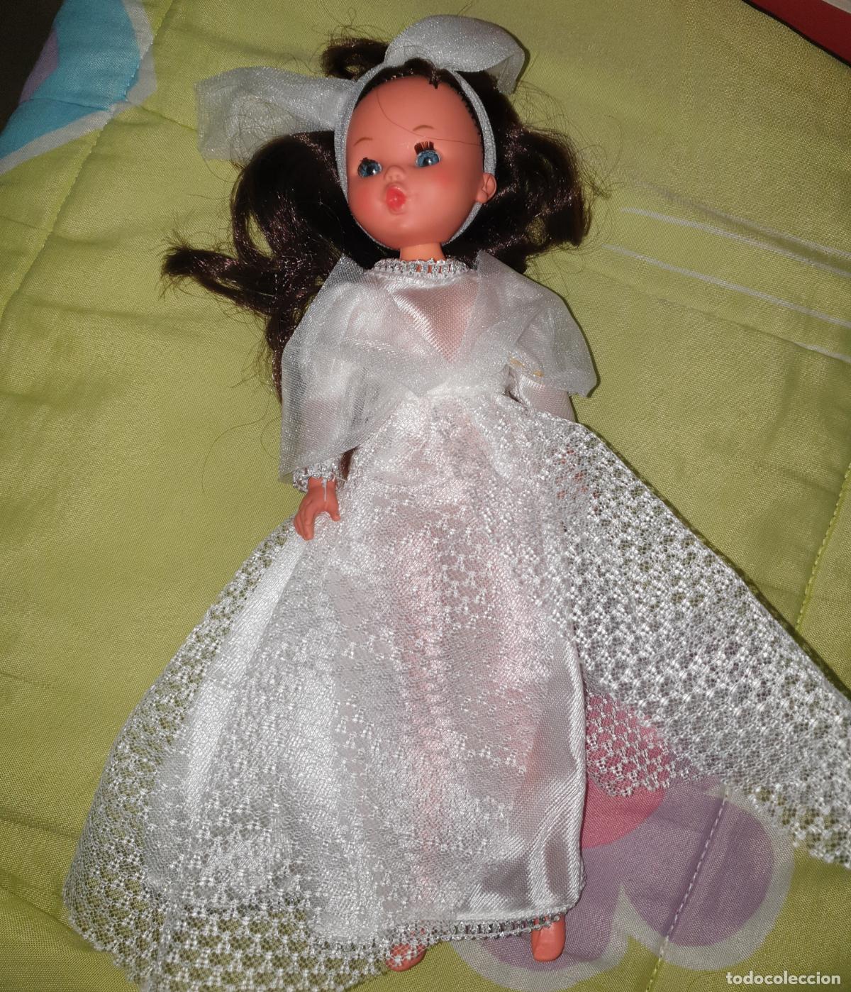 Mu&ntilde;ecas espa&ntilde;olas modernas: CORE MORENA NOVIA VESTIDA Y CALZADA DE ORIGEN