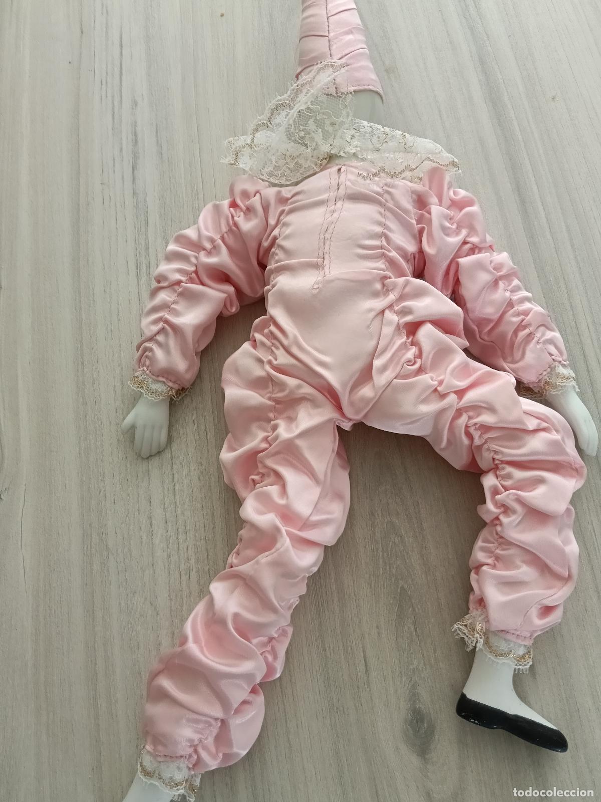 Mu&ntilde;ecas espa&ntilde;olas modernas: Mu&ntilde;eca de porcelana con vestido rosa