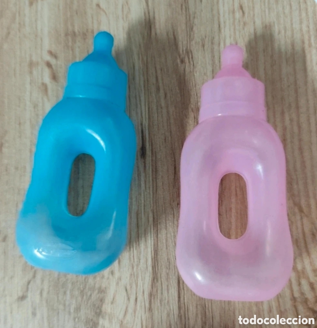 Mu&ntilde;ecas espa&ntilde;olas modernas: Lote de dos biberones para mu&ntilde;eca mu&ntilde;eco rebor. Berjusa. Berenguer n