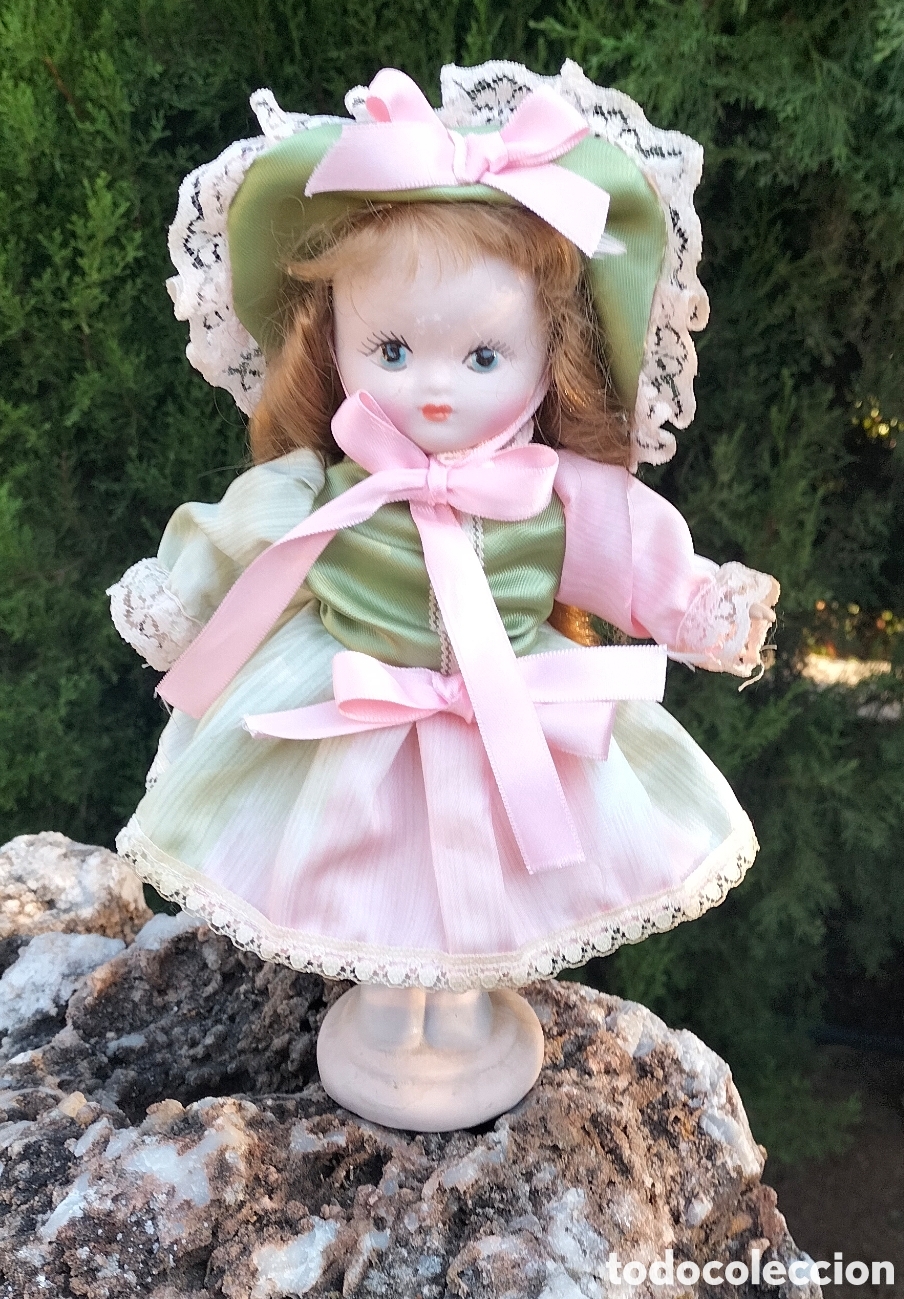 Mu&ntilde;ecas espa&ntilde;olas modernas: RAMON Y JOSEFINA INGLES - MU&Ntilde;ECA DE PORCELANA BISCUIT - LARGO CABELLO - LAZOS Y PUNTILLAS -