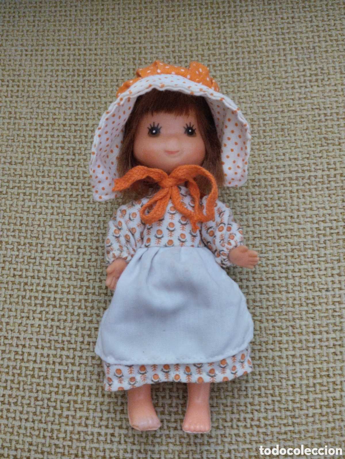 Mu&ntilde;ecas espa&ntilde;olas modernas: Mu&ntilde;eca antigua Laura de las monta&ntilde;as