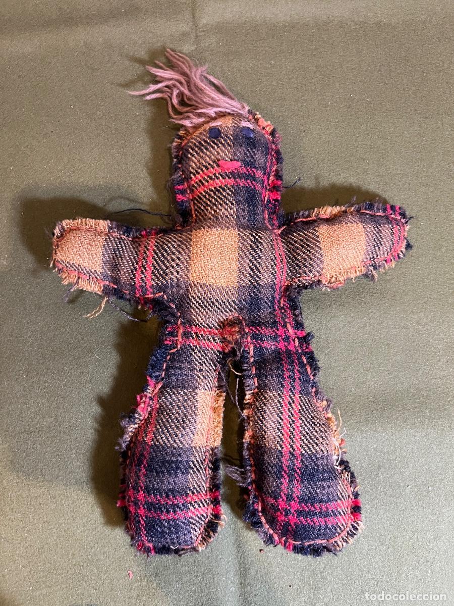 Mu&ntilde;ecas espa&ntilde;olas modernas: Antiguo mu&ntilde;eco de trapo artesanal hecho a mano tela de cuadros estilo r&uacute;stico folk vintage mu&ntilde;eca te