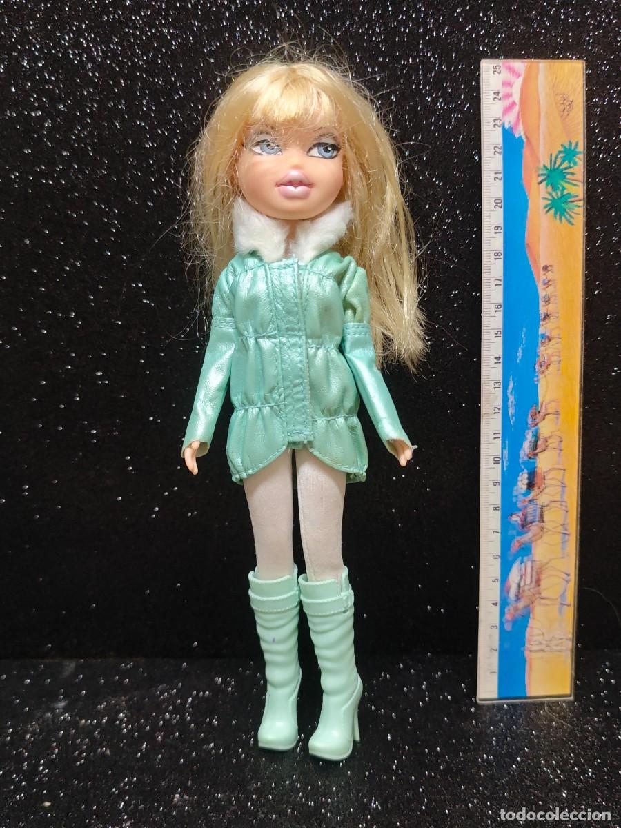Mu&ntilde;ecas espa&ntilde;olas modernas: MU&Ntilde;ECA CHLOE BRATZ PLATINUM SHIMMERZ 2011