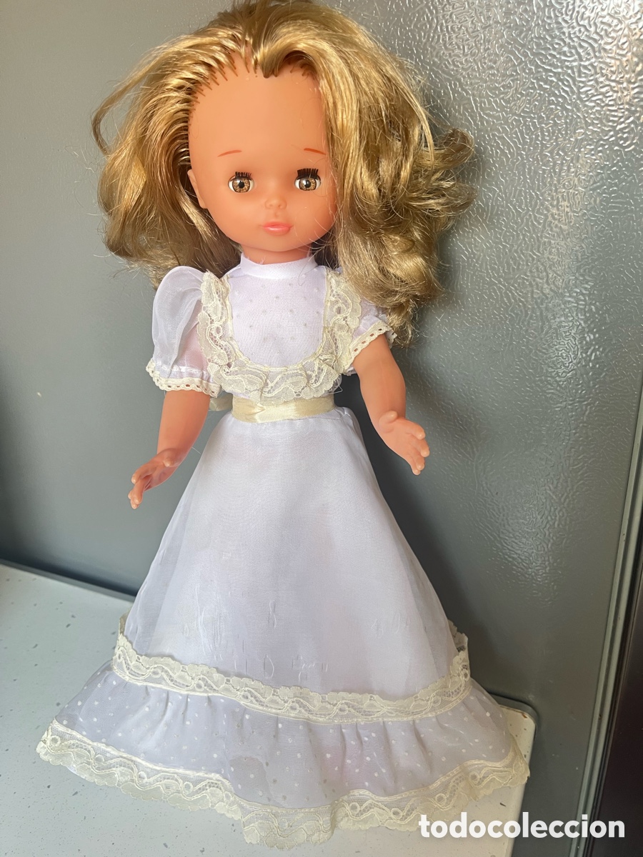 Mu&ntilde;ecas espa&ntilde;olas modernas: Mu&ntilde;eca Emma de Eda con ropa original