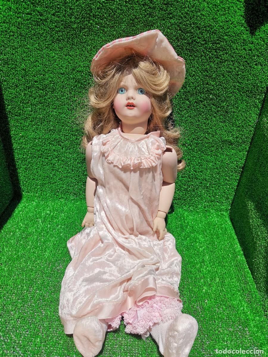 Mu&ntilde;ecas espa&ntilde;olas modernas: mu&ntilde;eca antigua de porcelana articulada
