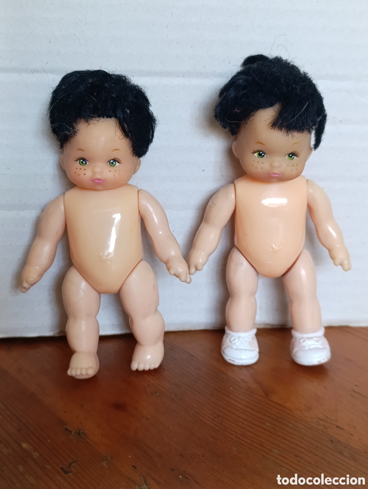 Mu&ntilde;ecas espa&ntilde;olas modernas: DOS ANTIGUAS MINI-MU&Ntilde;ECAS DE GOMA.SIN MARCA.