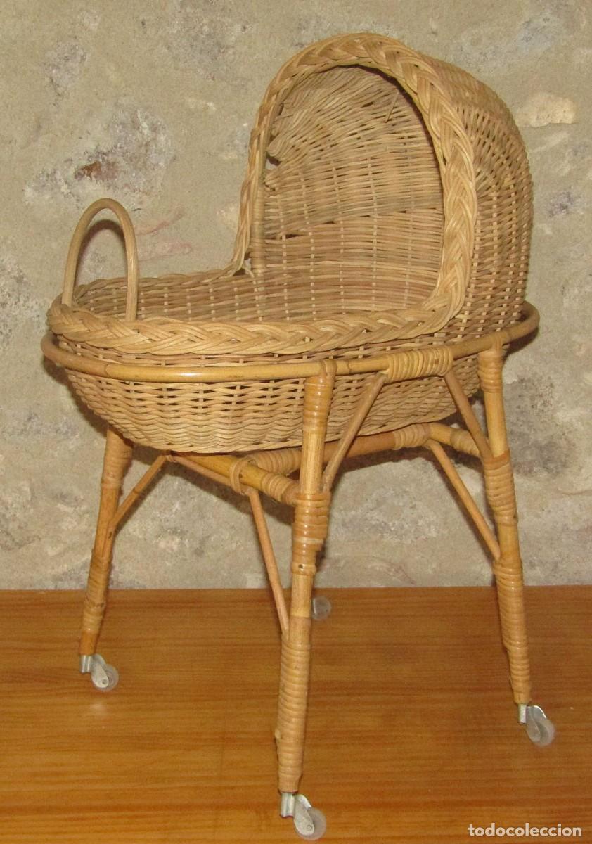 Mu&ntilde;ecas espa&ntilde;olas modernas: ANTIGUO MOISES O CUNA DE MIMBRE DEL MU&Ntilde;ECO BABY MOCOSETE, DE TOYSE - A&Ntilde;OS 70 - MUY BUEN ESTADO