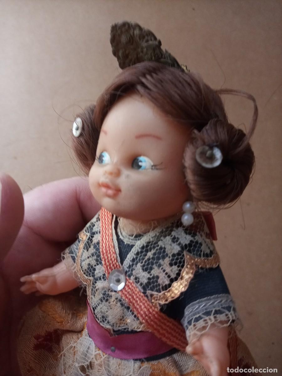 Bambole Spagnole Moderne: Mu&ntilde;eca con vestido/traje regional de fallera valenciana/valencia. Atuendo completo.
