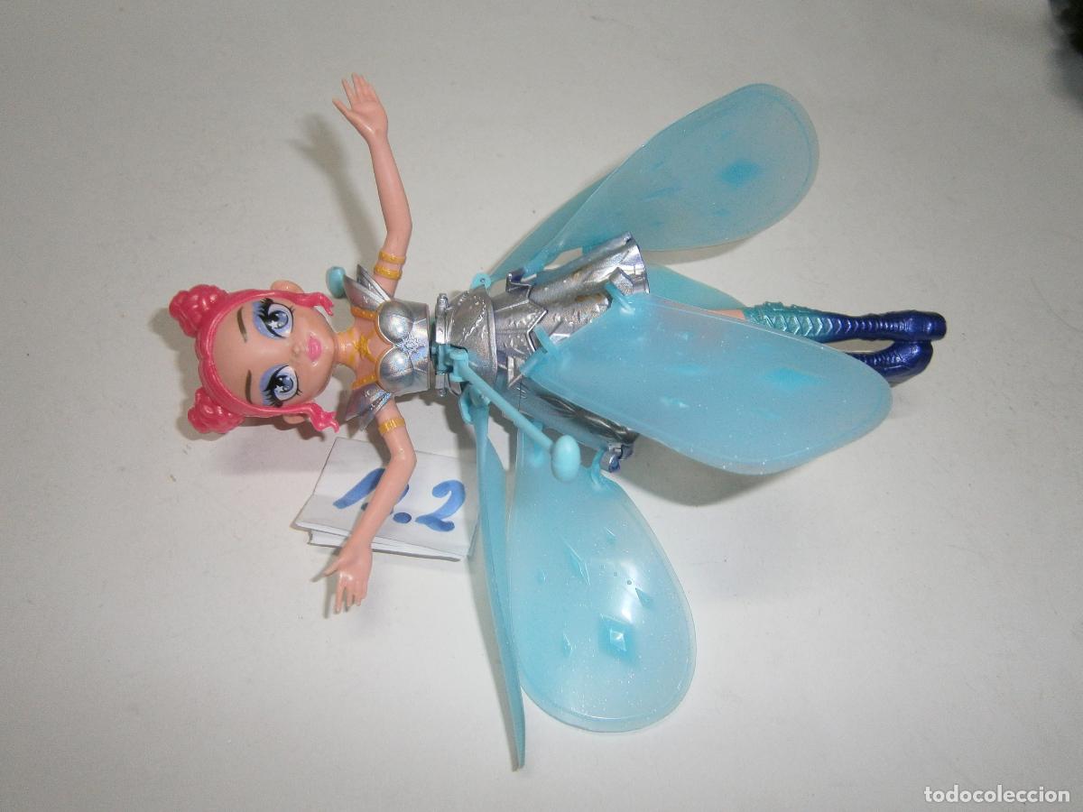 Mu&ntilde;ecas espa&ntilde;olas modernas: MU&Ntilde;ECA HADA VOLADORA CRYSTAL HATCHIMALS PIXIES