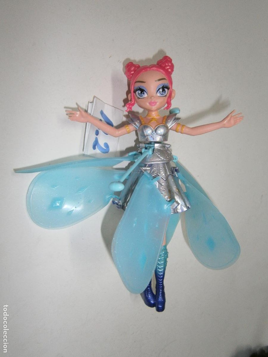 Mu&ntilde;ecas espa&ntilde;olas modernas: MU&Ntilde;ECA HADA VOLADORA CRYSTAL HATCHIMALS PIXIES