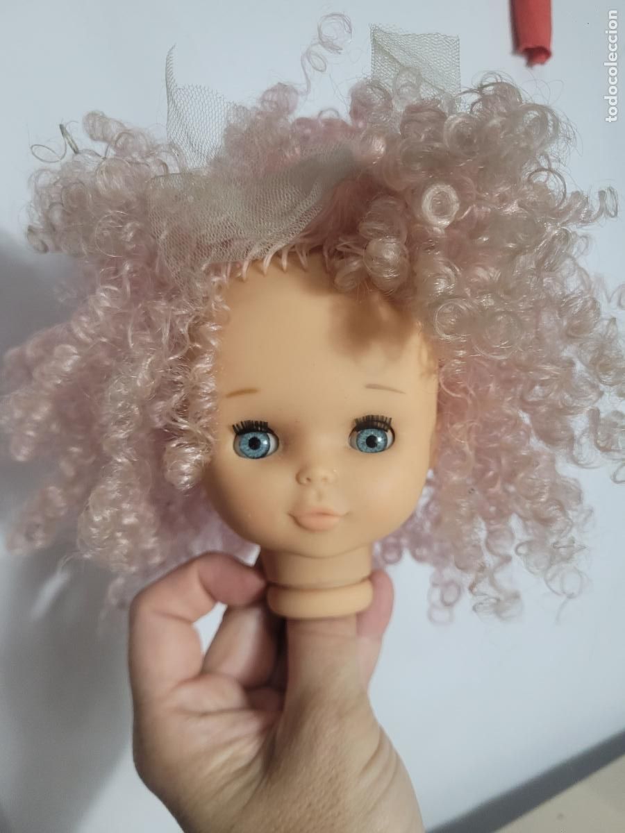 Mu&ntilde;ecas espa&ntilde;olas modernas: Mu&ntilde;eca Eda Emma cabeza rizos rosas a&ntilde;os 80