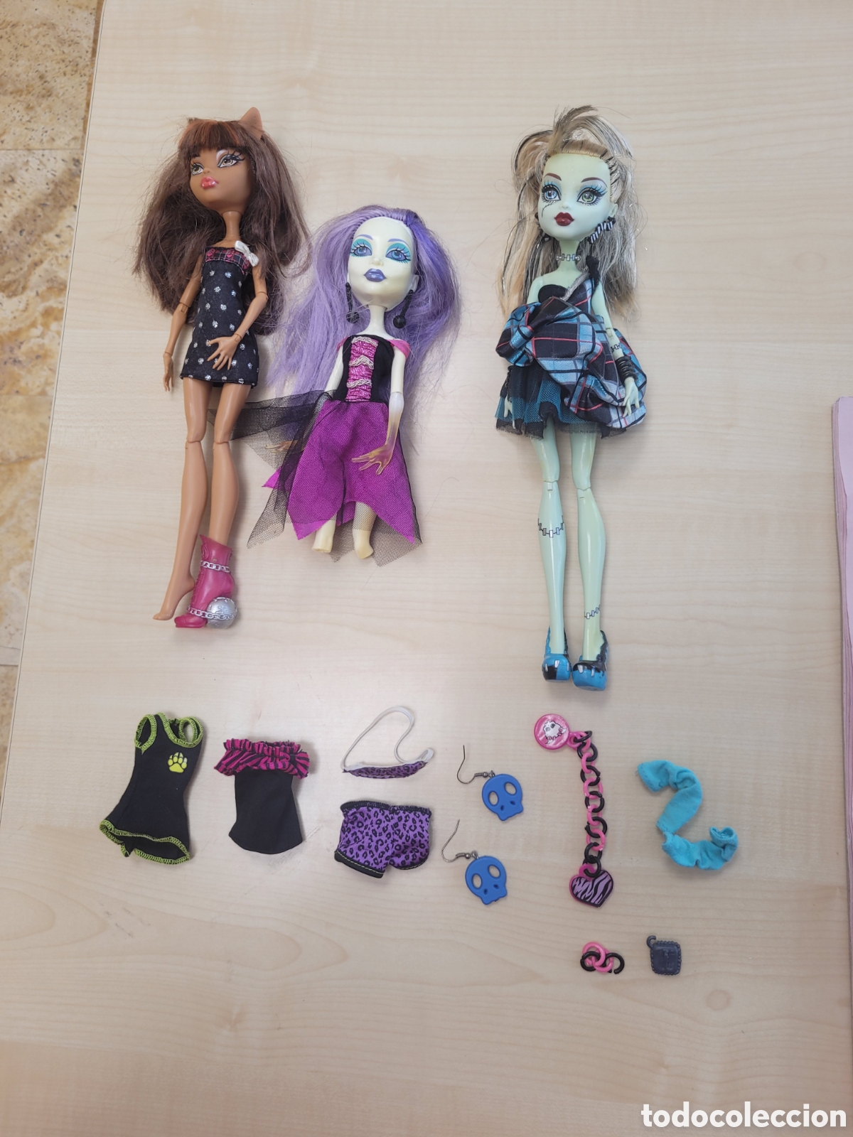 Mu&ntilde;ecas espa&ntilde;olas modernas: Monster High de mattel y compa&ntilde;eras m&aacute;s ropa