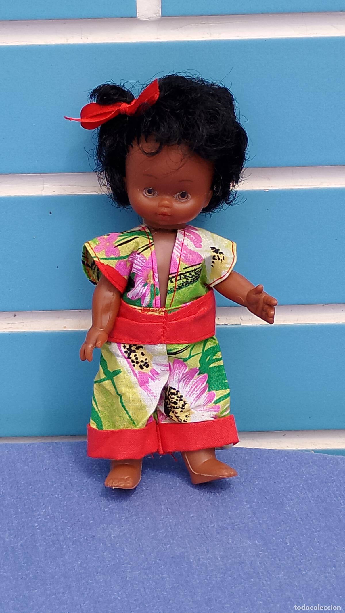 Mu&ntilde;ecas espa&ntilde;olas modernas: Antigua mu&ntilde;eca Alina negra de b.b. - Foto 1