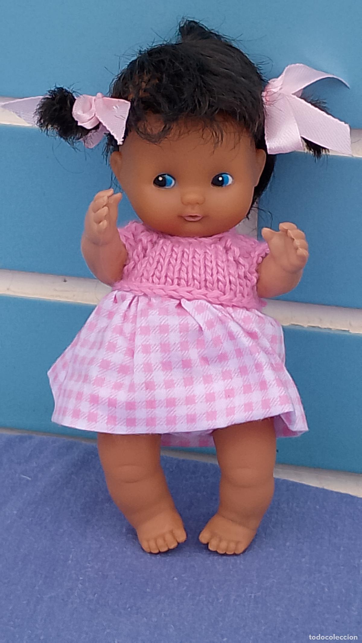 Mu&ntilde;ecas espa&ntilde;olas modernas: Antiguo mu&ntilde;eco Mini Pupitas negro de Toyse