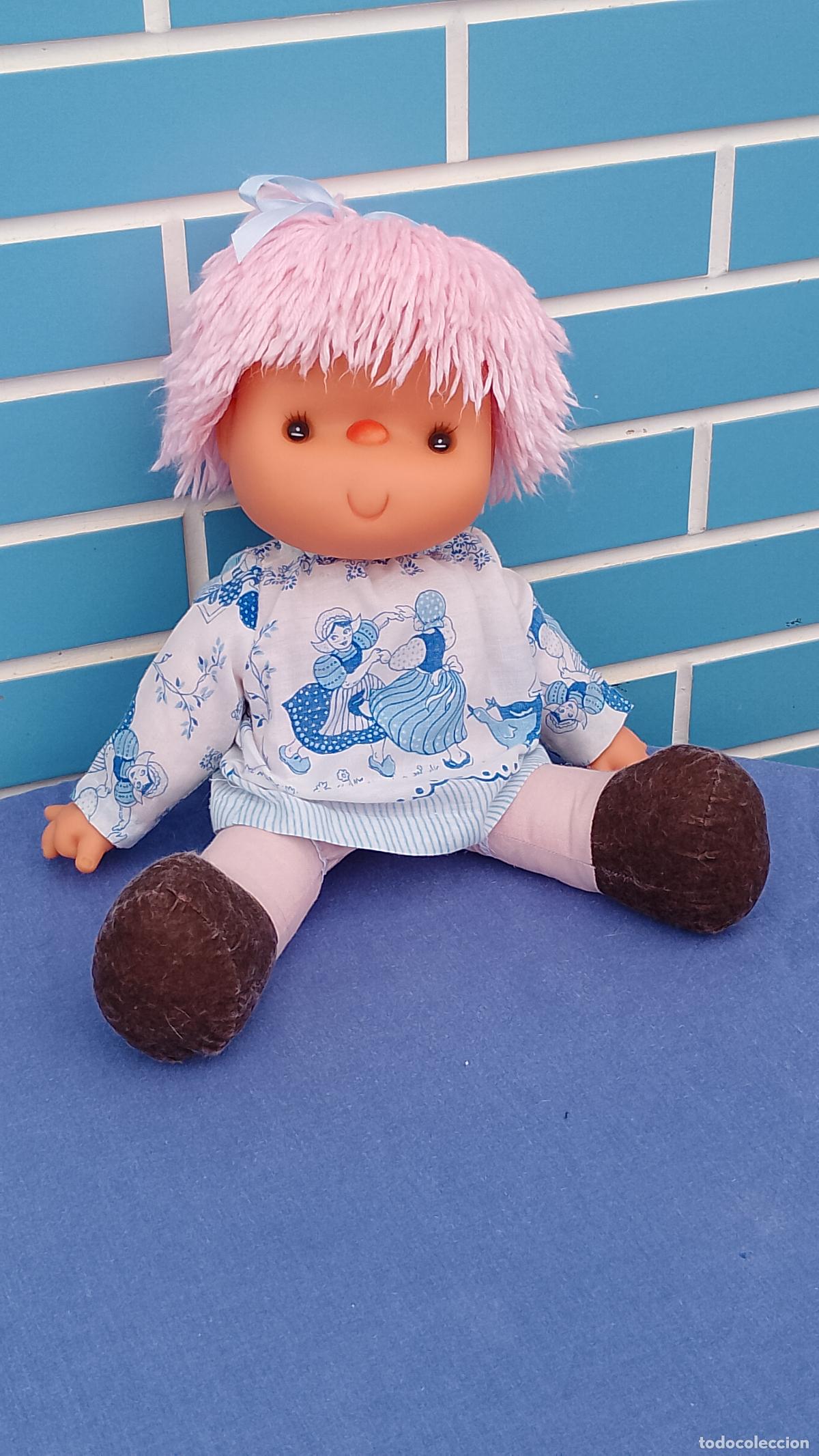 Mu&ntilde;ecas espa&ntilde;olas modernas: Antigua mu&ntilde;eca estilo Puffy o Chochona, pelo de lana rosa