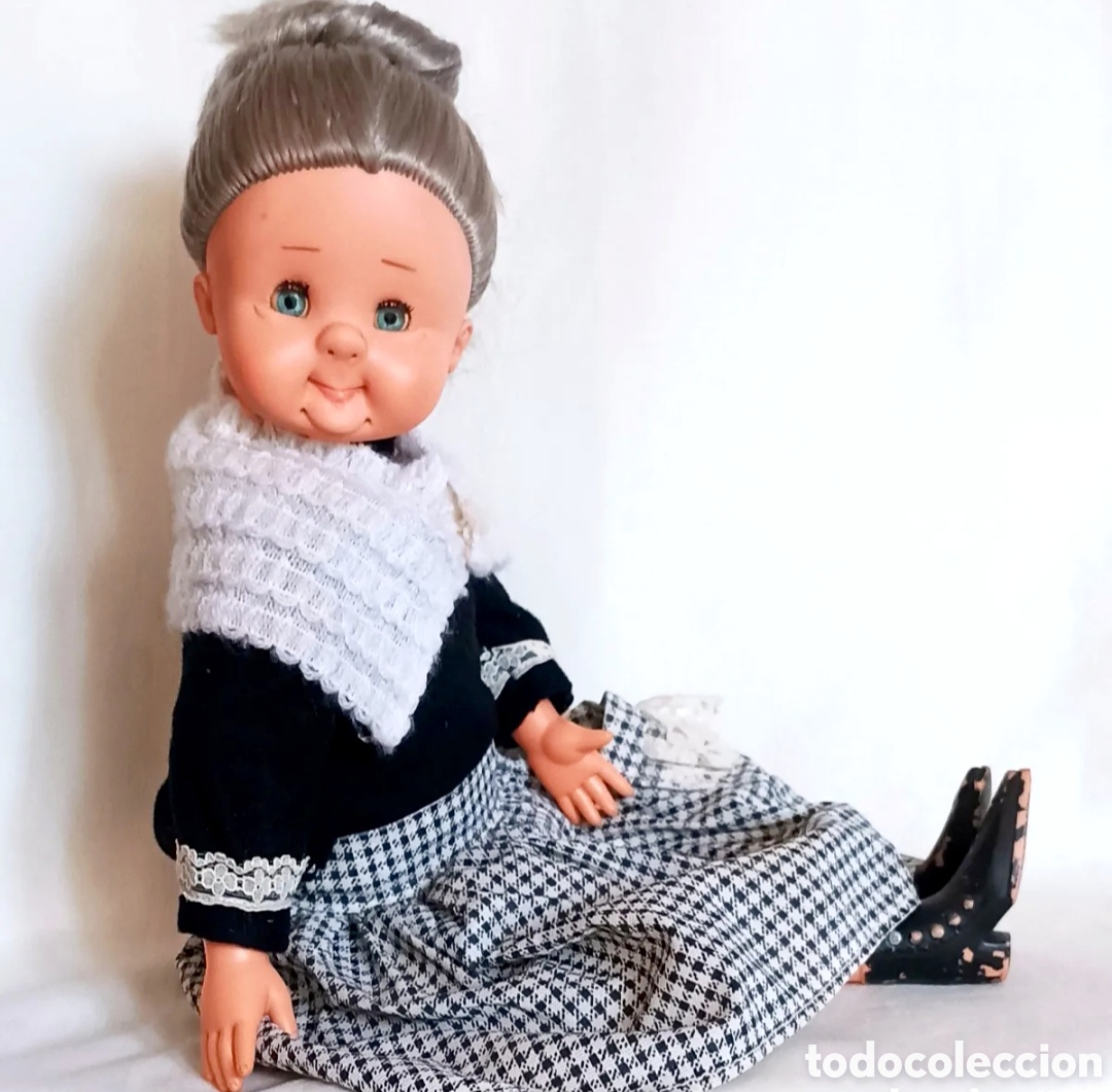 Mu&ntilde;ecas espa&ntilde;olas modernas: MU&Ntilde;ECA ANTIGUA ABUELA DE BB