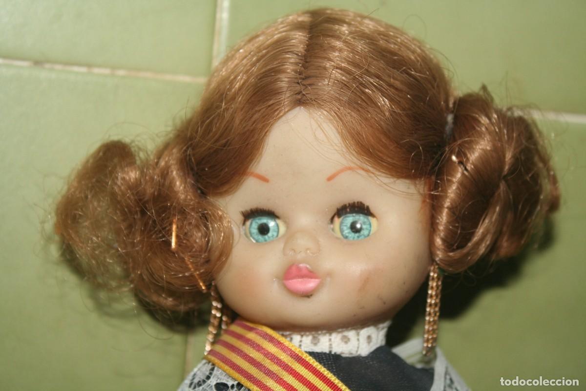 Mu&ntilde;ecas espa&ntilde;olas modernas: mu&ntilde;eca mu&ntilde;eco antigua valenciana regional