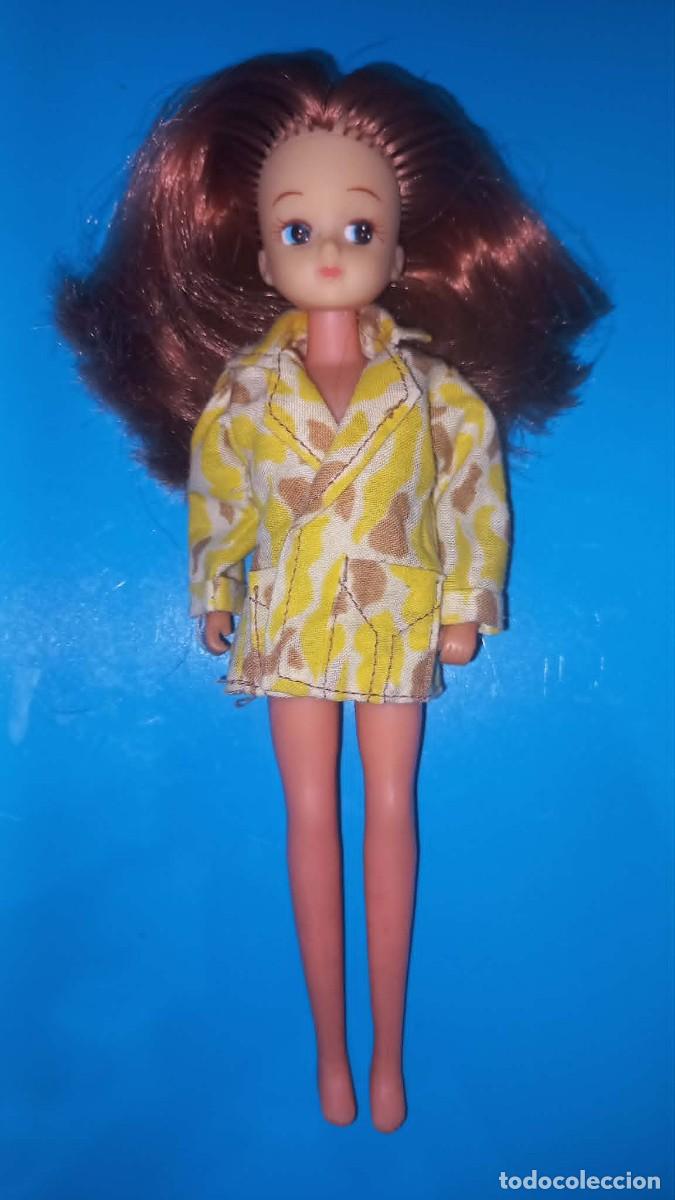 Mu&ntilde;ecas espa&ntilde;olas modernas: Preciosa mu&ntilde;eca Chabel pelirroja de las primeras, con la chaqueta de reportera - Feber, a&ntilde;os 80
