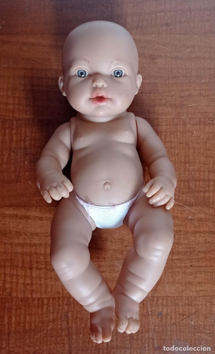Mu&ntilde;ecas espa&ntilde;olas modernas: MU&Ntilde;ECO BEBE ARIAS 90. R-13 - F14 - 31