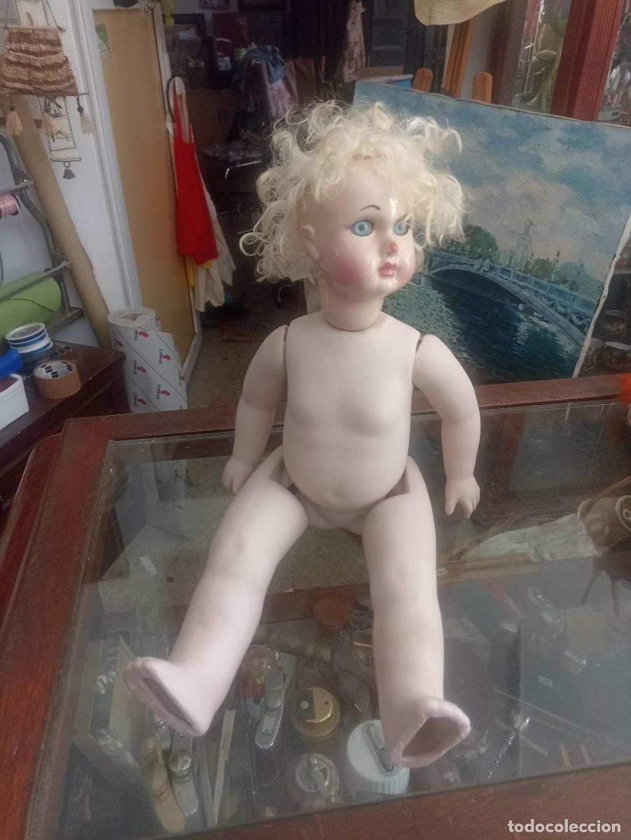 Mu&ntilde;ecas espa&ntilde;olas modernas: Mu&ntilde;eca de porcelana y biscuit. 55 cent&iacute;metros.