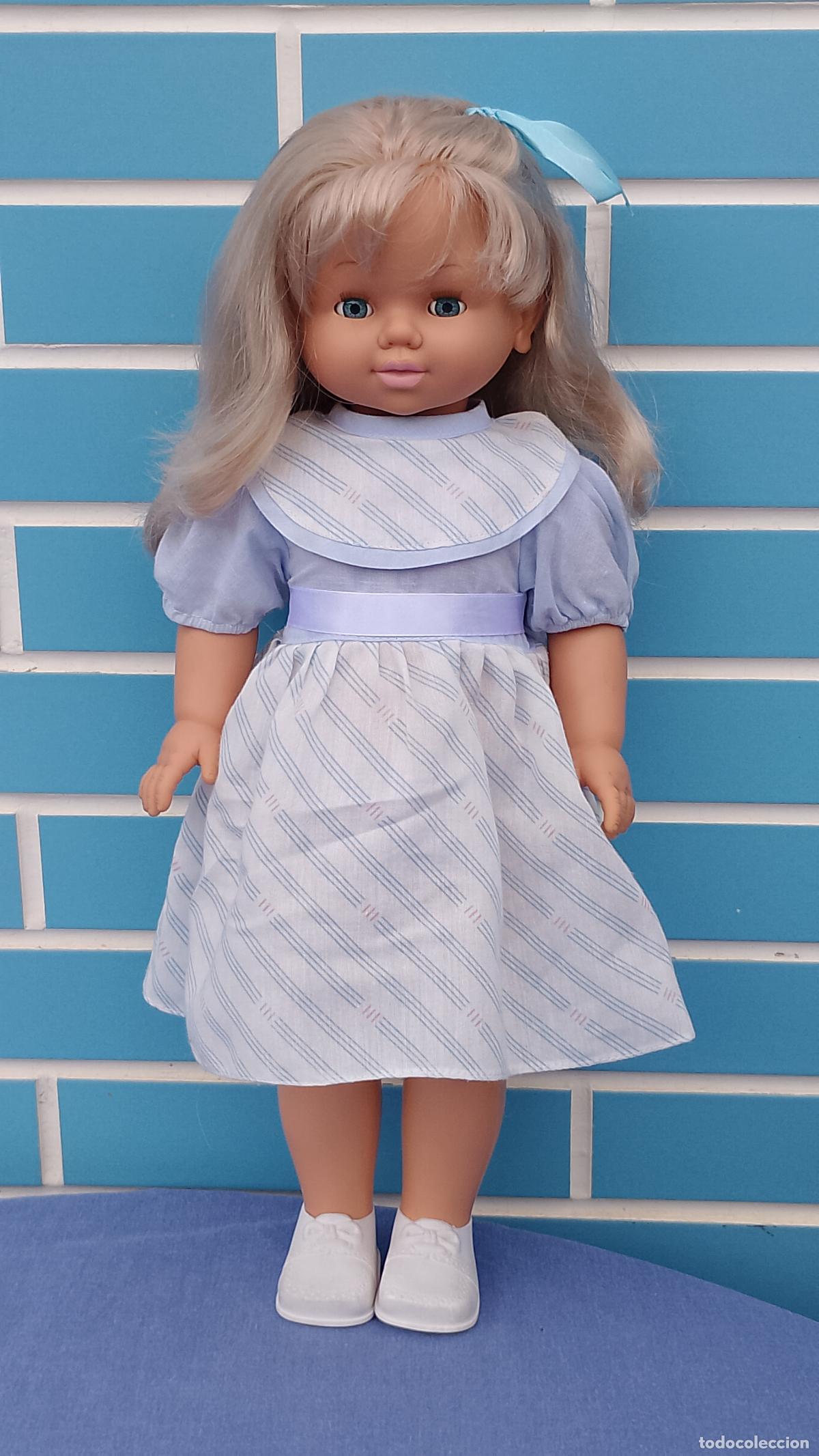 Mu&ntilde;ecas espa&ntilde;olas modernas: Antigua mu&ntilde;eca rubia made in Spain, de 48 cm