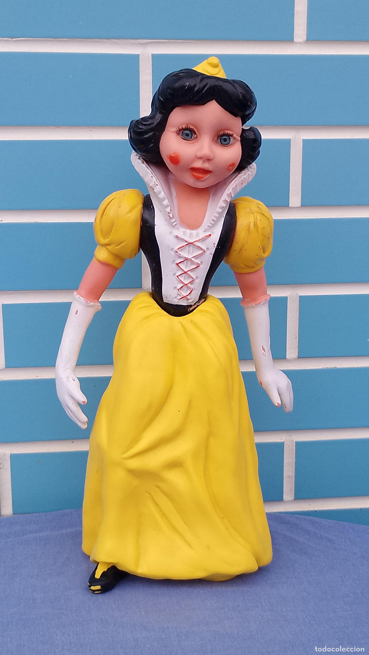 Mu&ntilde;ecas espa&ntilde;olas modernas: Antigua mu&ntilde;eca de goma Blancanieves articulada, de 36 cm