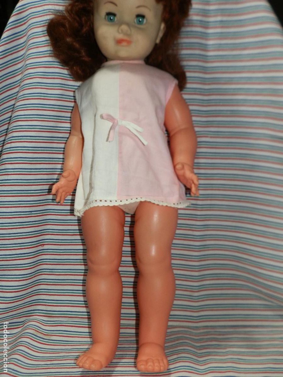 Mu&ntilde;ecas espa&ntilde;olas modernas: ANTIGUA MU&Ntilde;ECA ANDADORA SIN MARCA OJOS IRIS MARGARITA AZULES, MIDE 53 CM