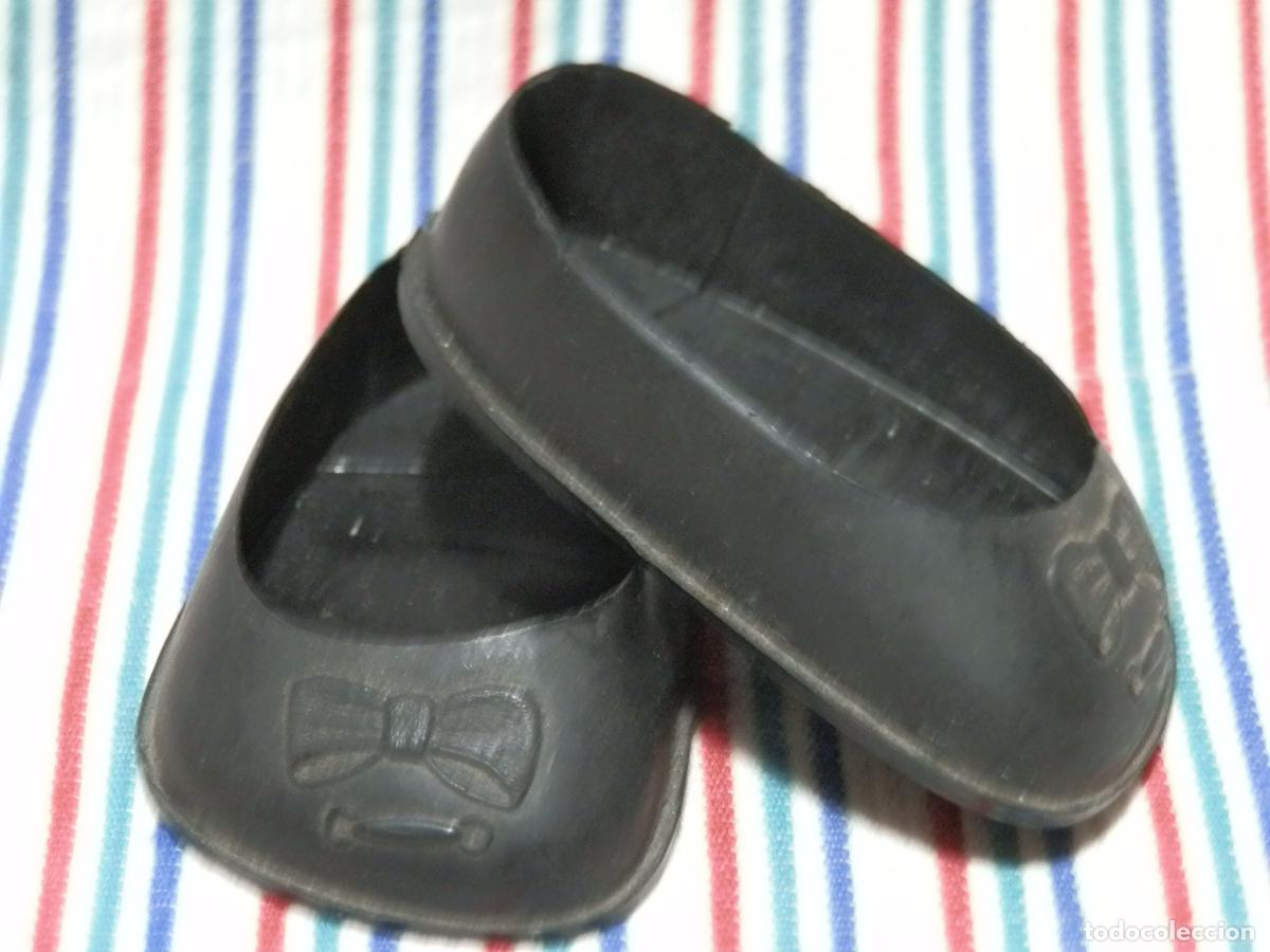 Mu&ntilde;ecas espa&ntilde;olas modernas: ANTIGUOS ZAPATOS SIN MARCA