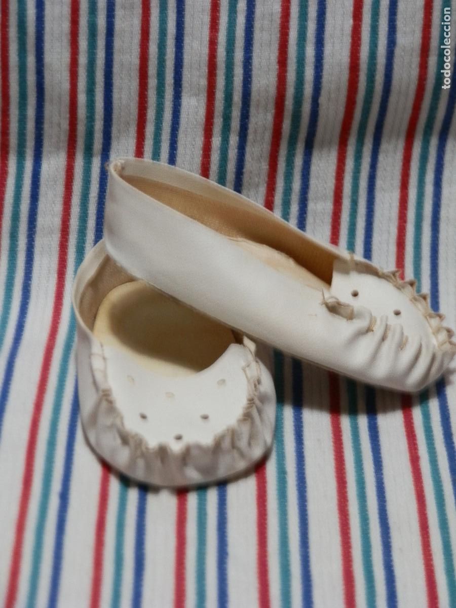 Mu&ntilde;ecas espa&ntilde;olas modernas: ANTIGUOS ZAPATOS SIN MARCA PARA MU&Ntilde;ECA