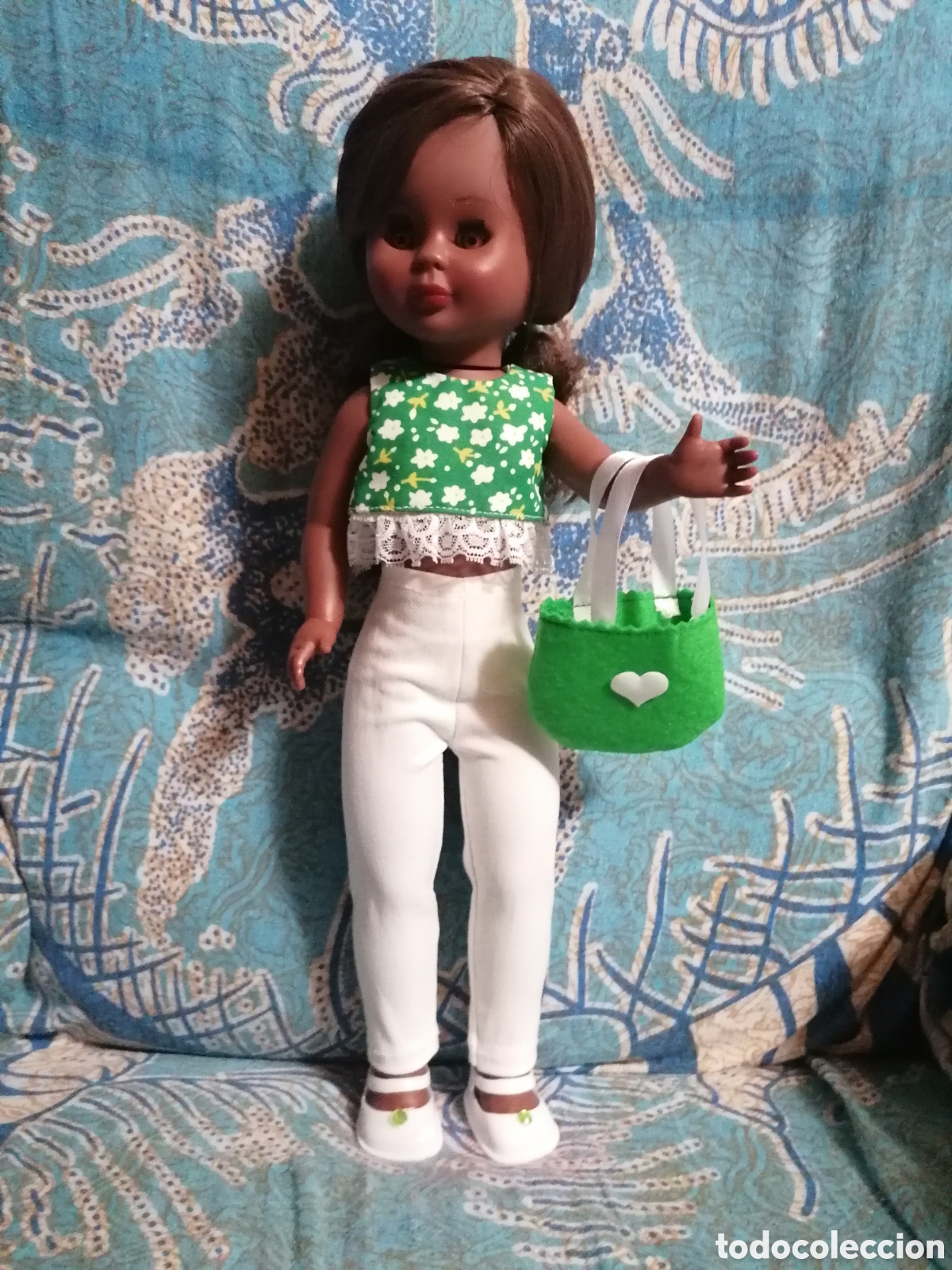Mu&ntilde;ecas espa&ntilde;olas modernas: Mu&ntilde;eca Kika negrita pelo precioso con bolso