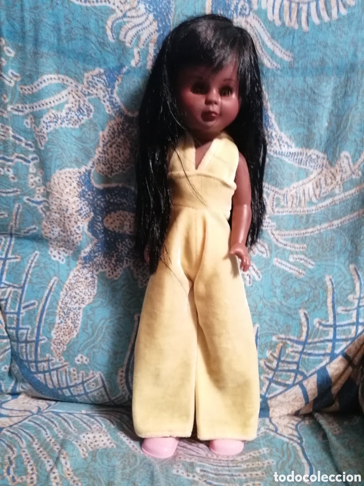 Poup&eacute;es Espagnoles Modernes: Mu&ntilde;eca Kika negrita con pelazo moreno