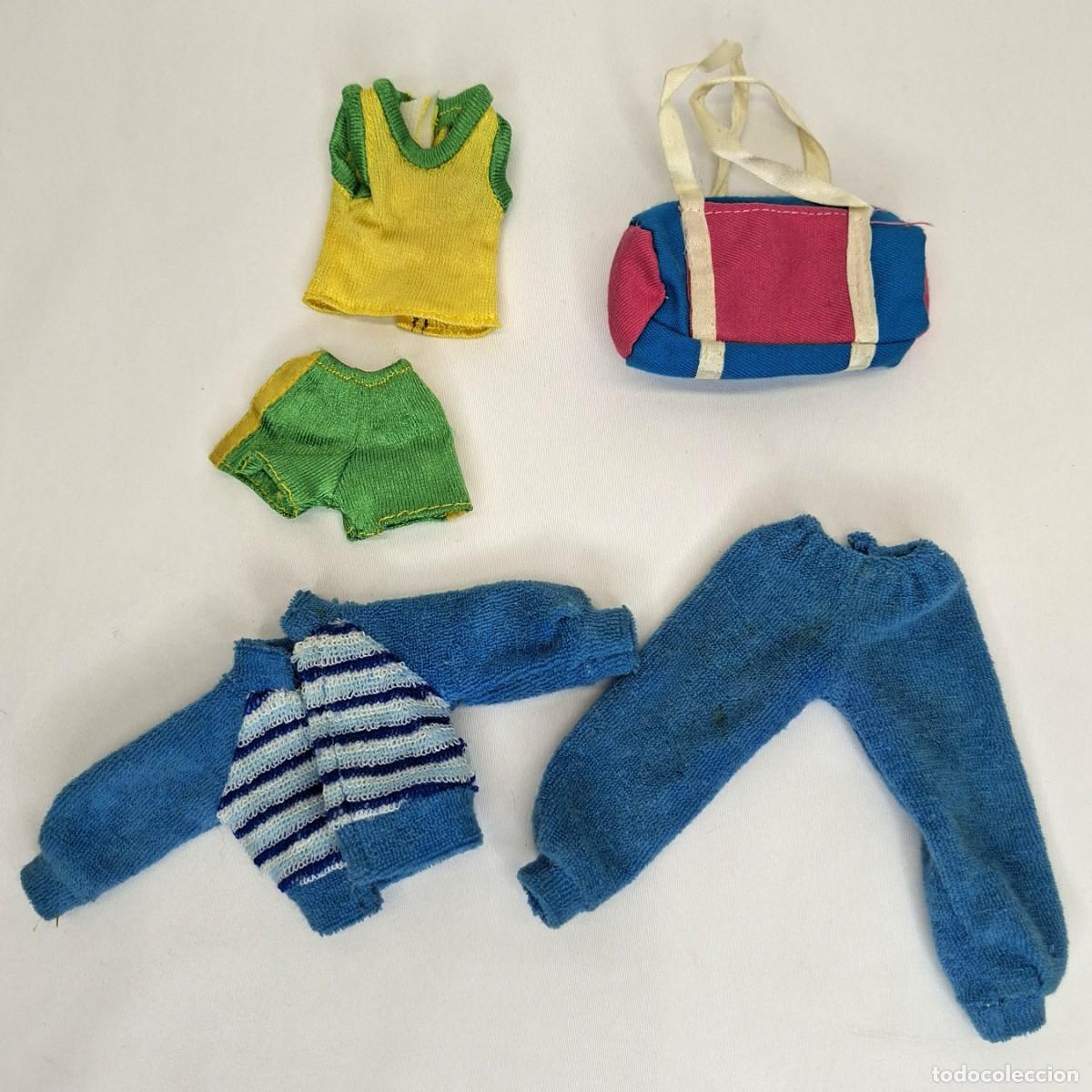 Mu&ntilde;ecas espa&ntilde;olas modernas: LOTE DE ROPA PARA MU&Ntilde;ECA CHABEL DE FEBER.