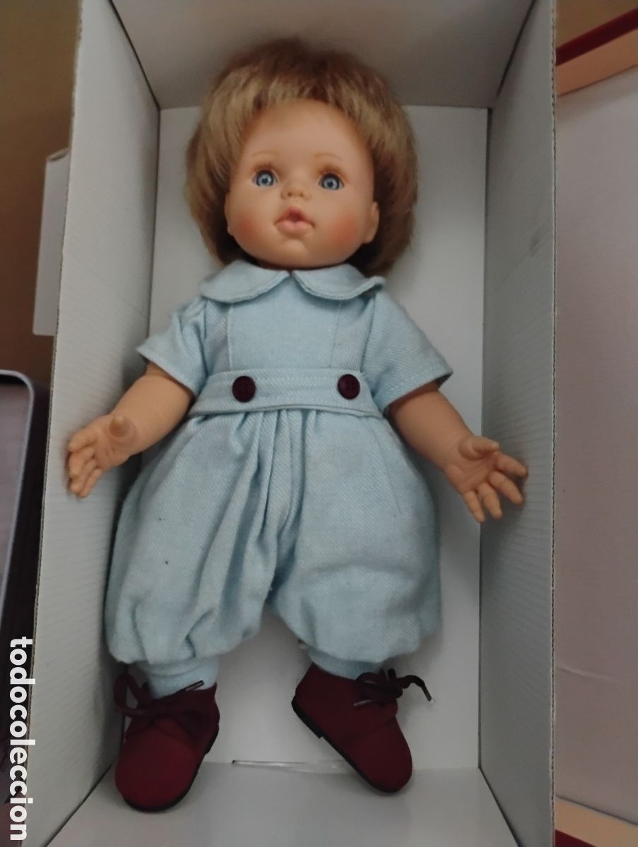 Mu&ntilde;ecas espa&ntilde;olas modernas: &diams;Mu&ntilde;eco Gus de Mu&ntilde;ecas As&iacute; (Molde 1997) + Caja Original + Lote 3 Conjuntos Oficiales