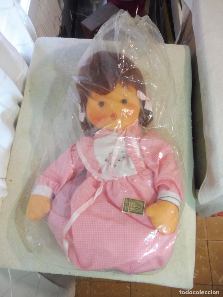 Mu&ntilde;ecas espa&ntilde;olas modernas: Mu&ntilde;eca de trapo guardapijama guarda pijama camis&oacute;n 67 cm modelo 161 serie B, TAT (made in Spain)