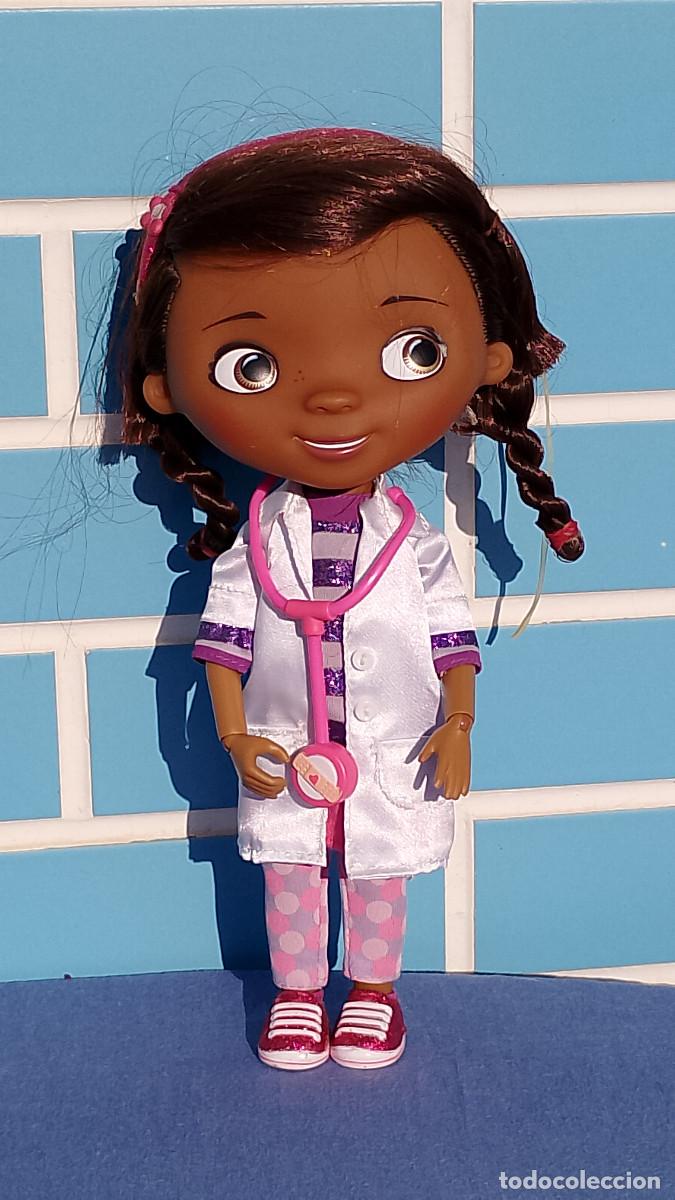 Mu&ntilde;ecas espa&ntilde;olas modernas: Antigua mu&ntilde;eca Dottie Doc McStuffins, Doctora de Juguetes de Disney Store