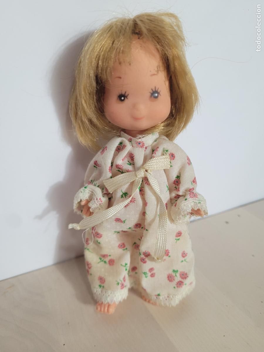 Mu&ntilde;ecas espa&ntilde;olas modernas: mu&ntilde;eca laura de toyse camison dormir de las monta&ntilde;as