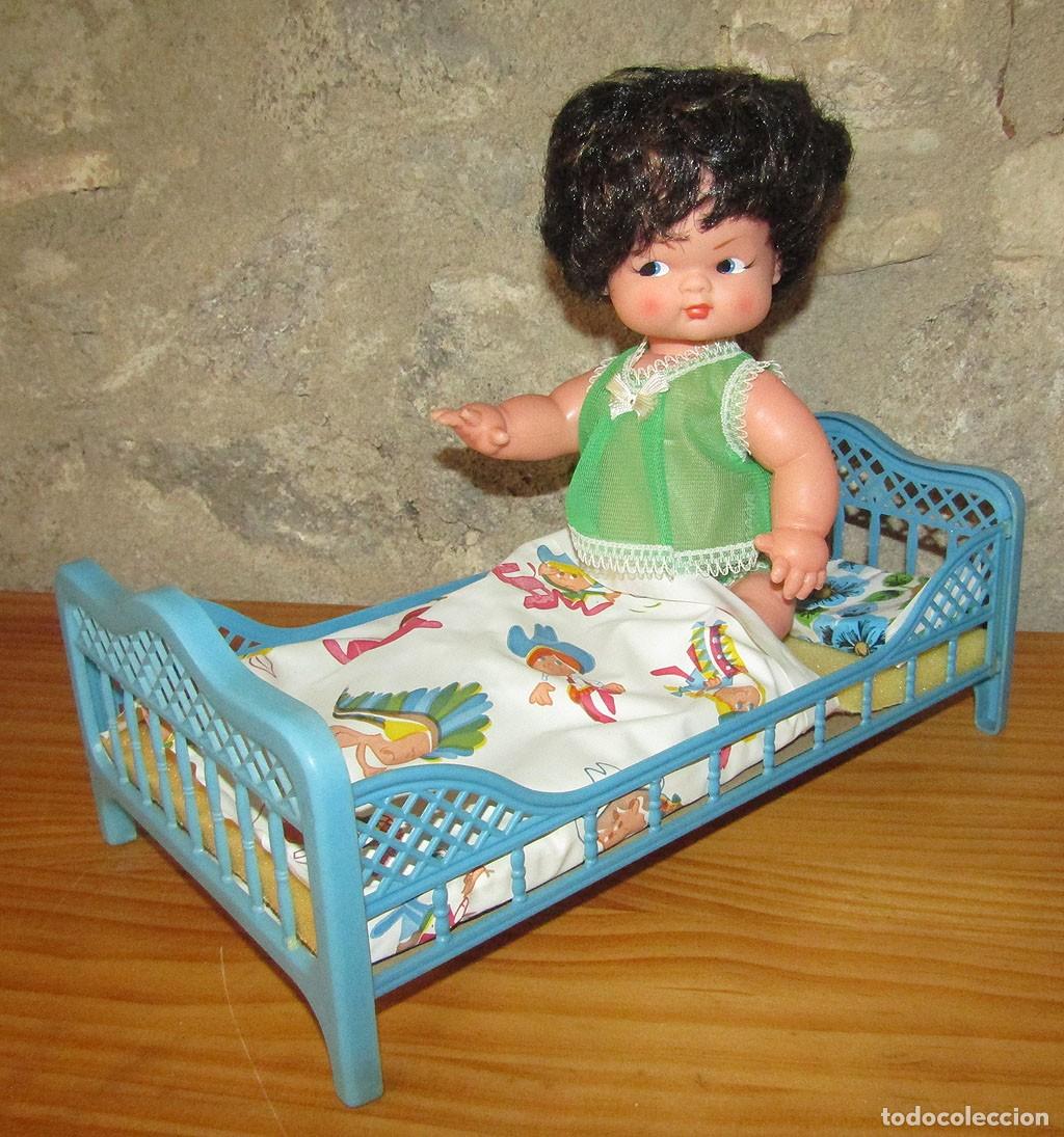 Mu&ntilde;ecas espa&ntilde;olas modernas: ANTIGUA MU&Ntilde;ECA CON SU CAMA - A&Ntilde;OS 60/70 - NUEVA A ESTRENAR