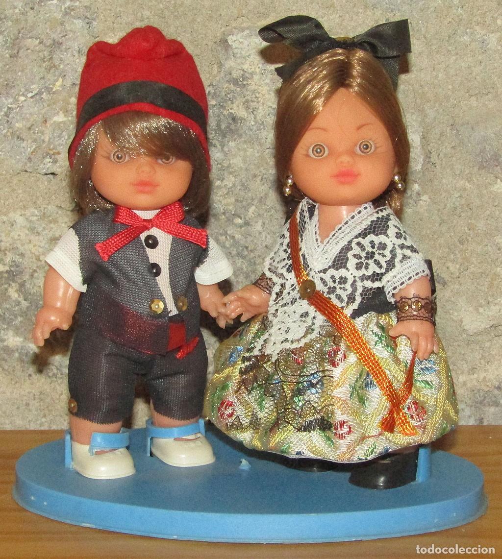 Mu&ntilde;ecas espa&ntilde;olas modernas: ANTIGUA PAREJA DE MU&Ntilde;ECOS REGIONALES DE FOLK - A&Ntilde;OS 70 - NUEVOS A ESTRENAR - 16cm