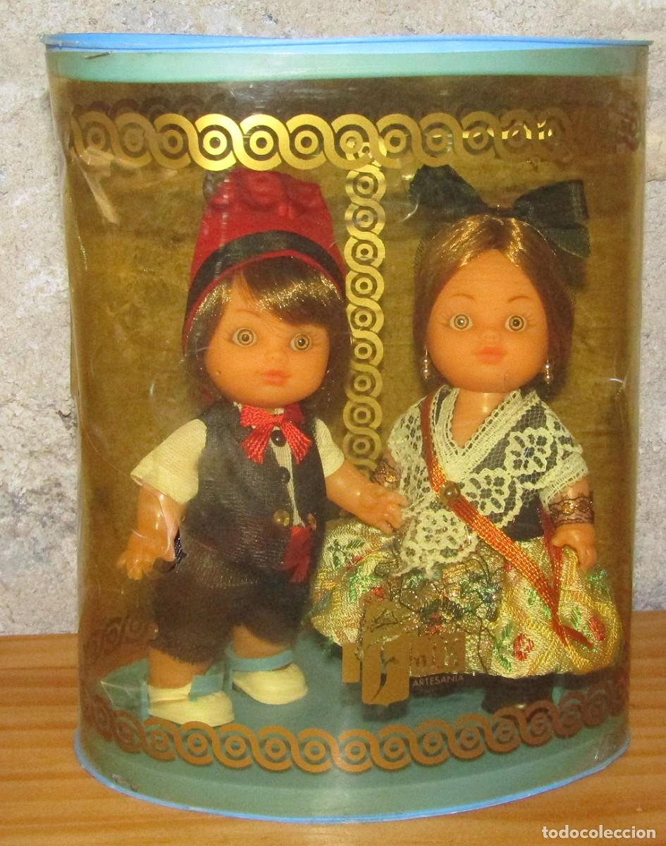 Mu&ntilde;ecas espa&ntilde;olas modernas: ANTIGUA PAREJA DE MU&Ntilde;ECOS REGIONALES DE FOLK - A&Ntilde;OS 70 - NUEVOS A ESTRENAR - 16cm