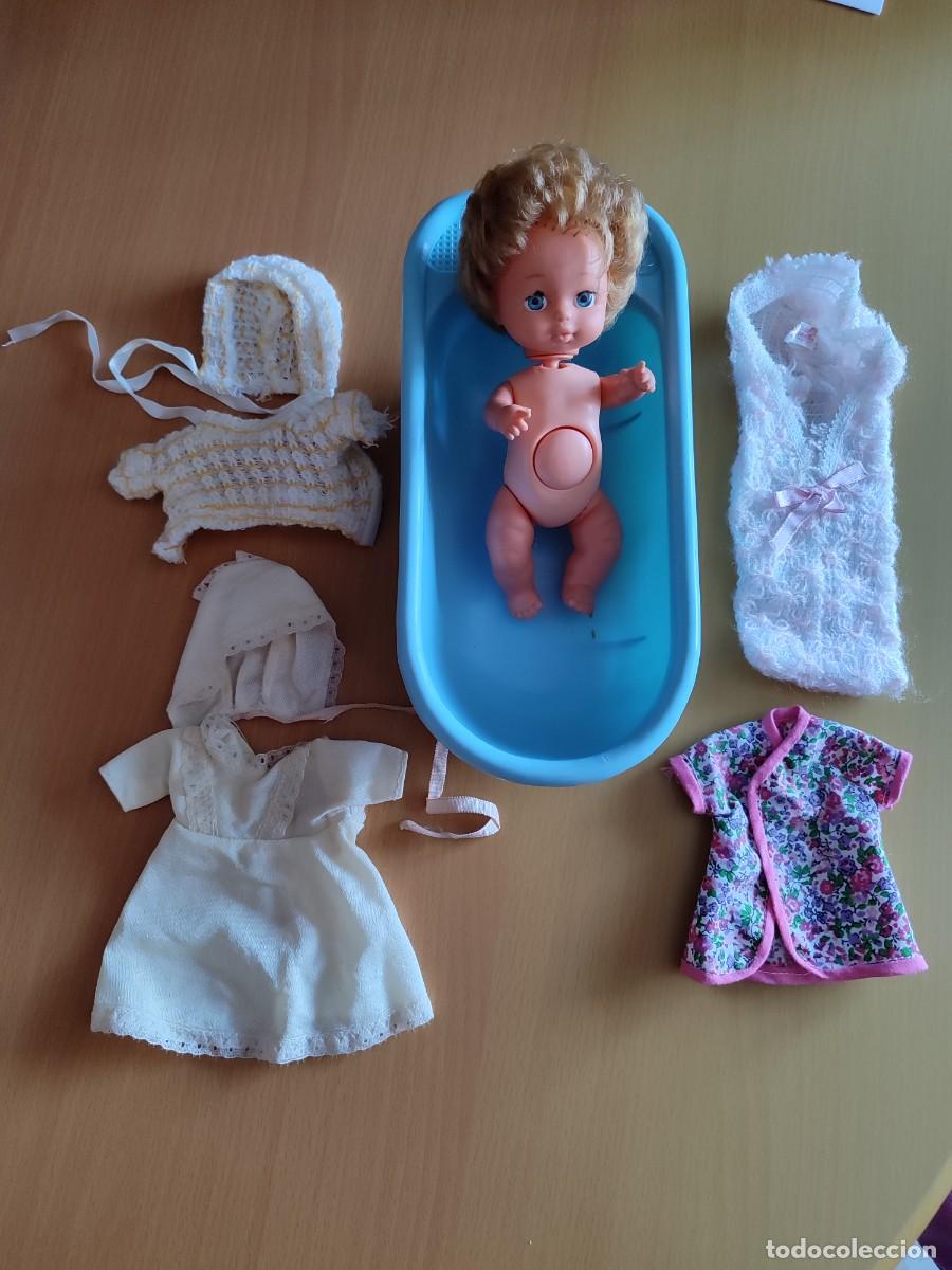 Mu&ntilde;ecas espa&ntilde;olas modernas: Mu&ntilde;eca beb&eacute; Jesmarin con accesorios.