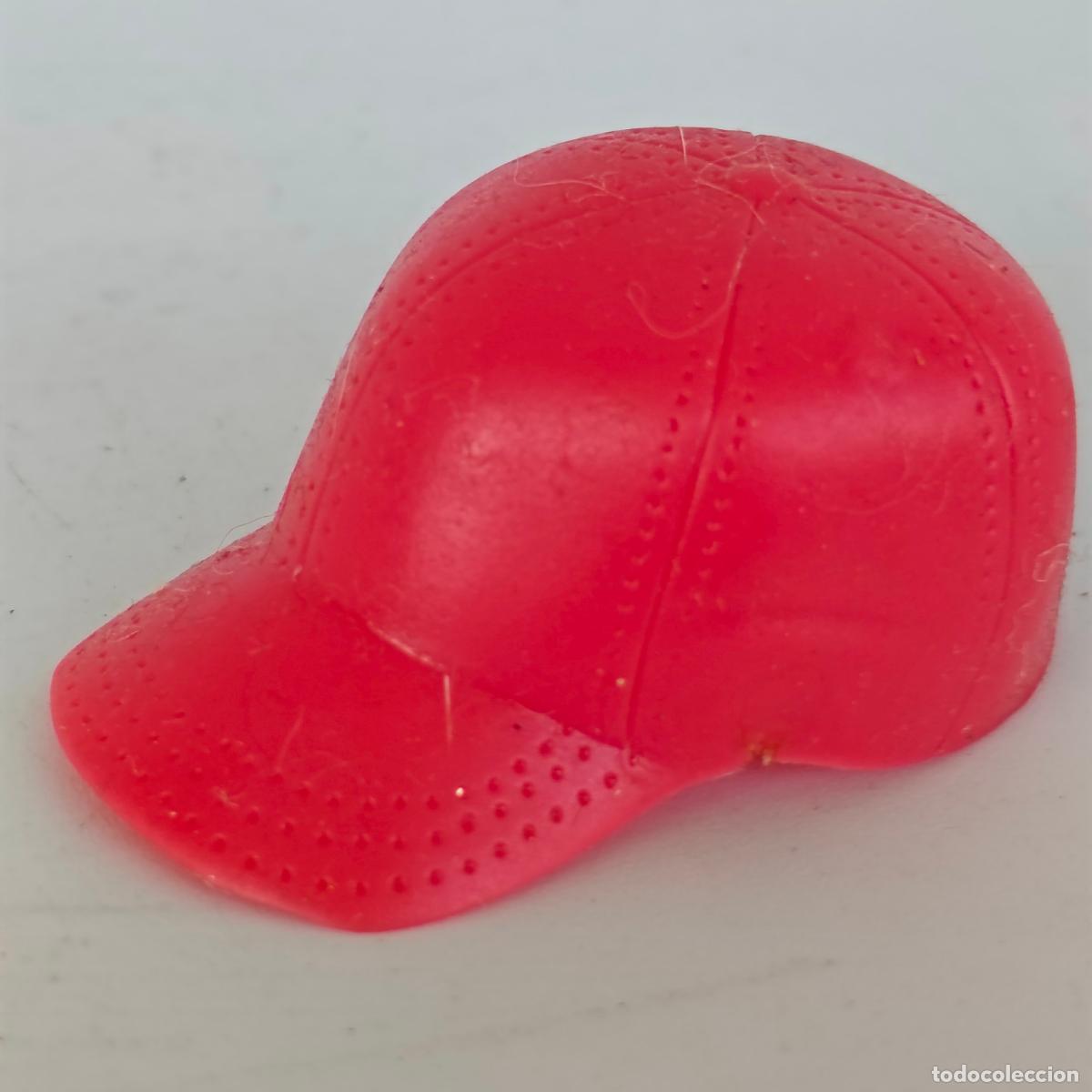 Mu&ntilde;ecas espa&ntilde;olas modernas: CHABEL - ANTIGUA GORRA ROJA ORIGINAL DE FEBER MADE IN SPAIN - A&Ntilde;OS 80