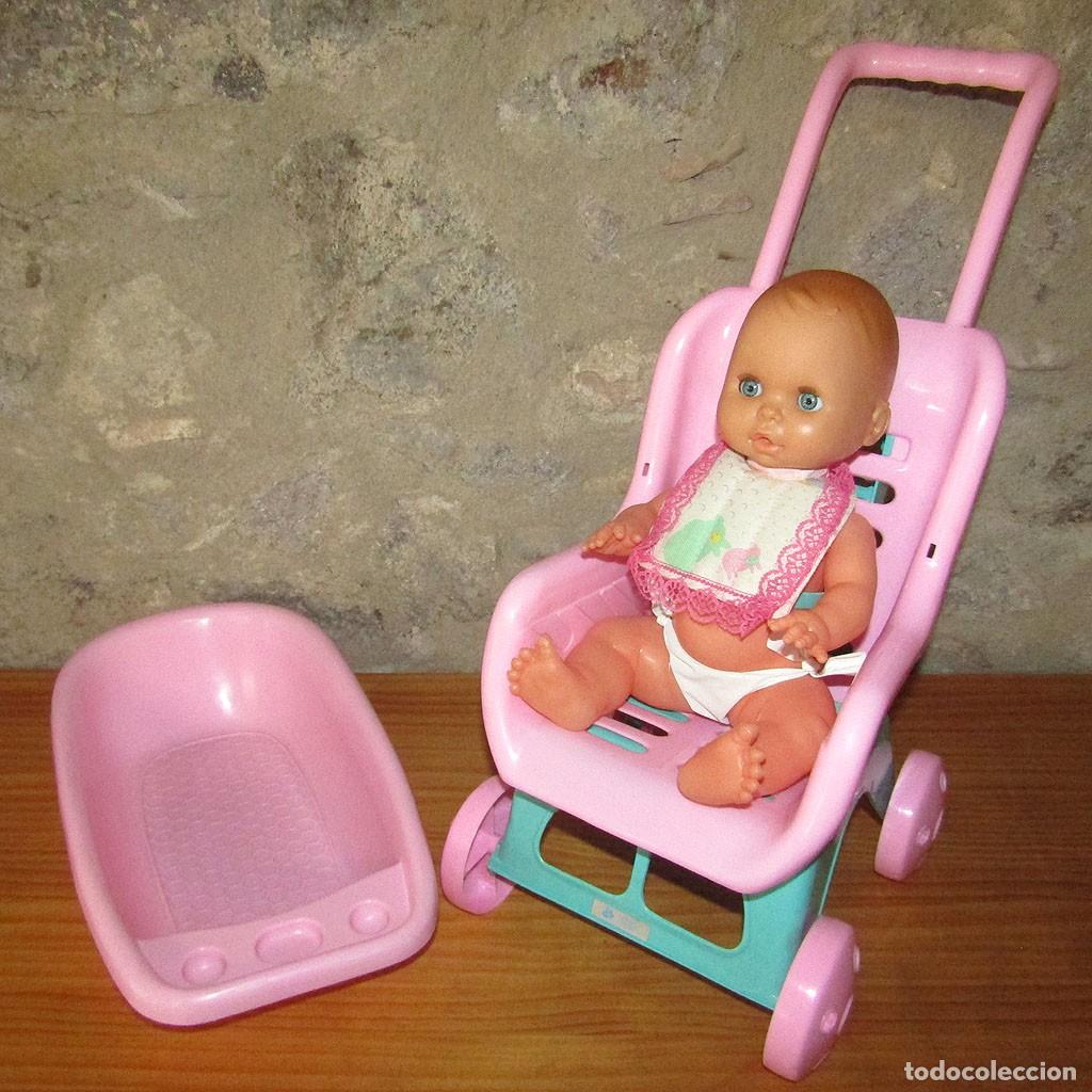 Mu&ntilde;ecas espa&ntilde;olas modernas: ANTIGUO MU&Ntilde;ECO CON CARRITO Y BA&Ntilde;ERA - JUGUETES OLMO (VALENCIA) - A&Ntilde;OS 80 - NUEVO