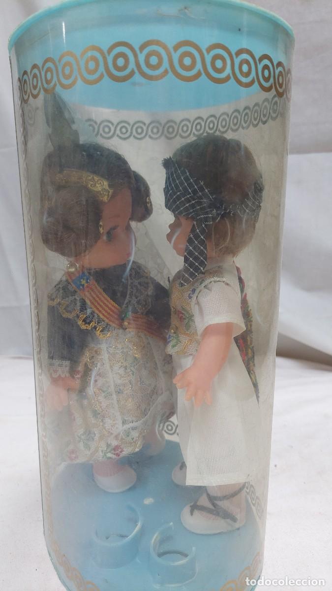 Mu&ntilde;ecas espa&ntilde;olas modernas: Pareja de mu&ntilde;ecas ma&ntilde;as a&ntilde;os 70