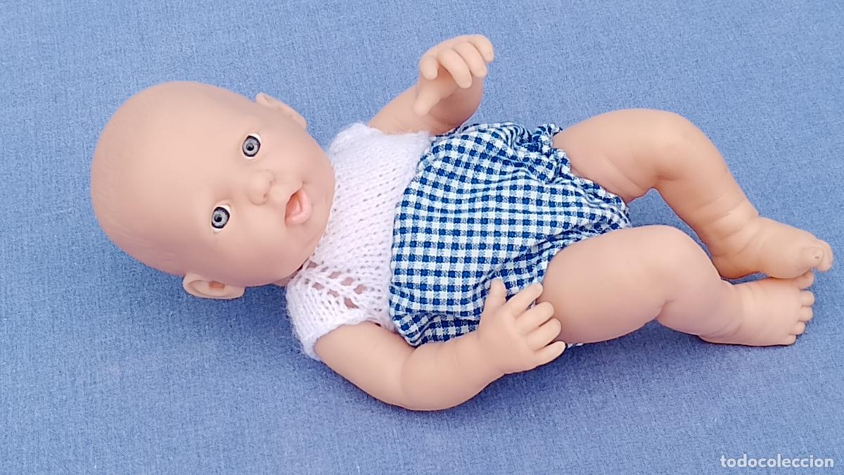 Mu&ntilde;ecas espa&ntilde;olas modernas: Antiguo mu&ntilde;eco beb&eacute; reci&eacute;n nacido realista