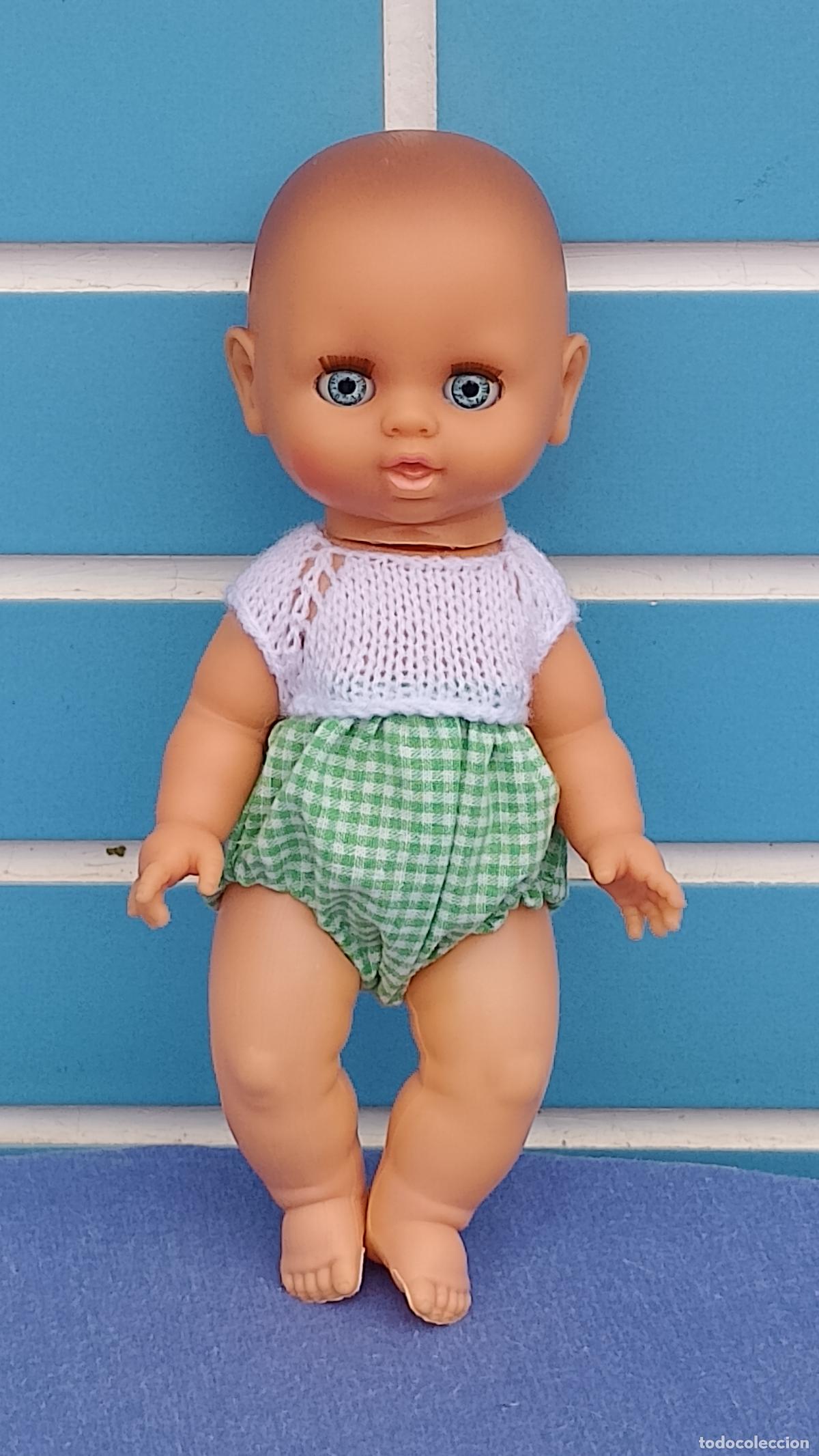 Mu&ntilde;ecas espa&ntilde;olas modernas: Antiguo mu&ntilde;eco beb&eacute; peque&ntilde;o de ojos durmientes