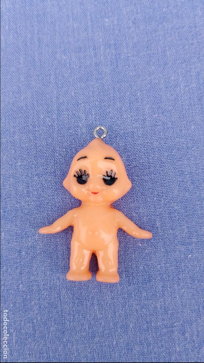 Mu&ntilde;ecas espa&ntilde;olas modernas: Colgante mu&ntilde;eco Kewpie para collar o llaveros