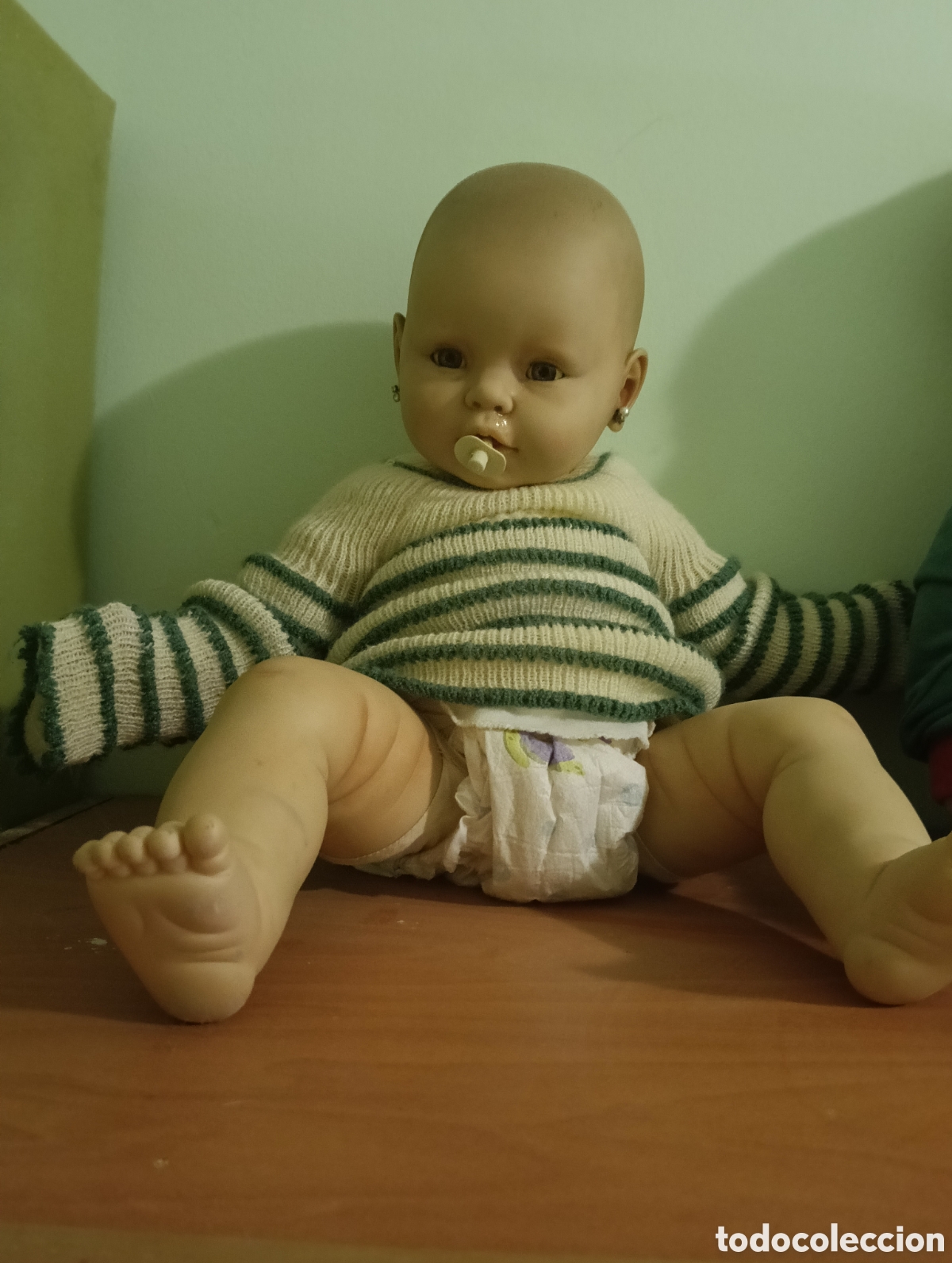 Mu&ntilde;ecas espa&ntilde;olas modernas: MU&Ntilde;ECA BEB&Eacute; REALISTA VINTAGE CON CHUPETE, PENDIENTES Y ROPA &ndash; COLECCI&Oacute;N